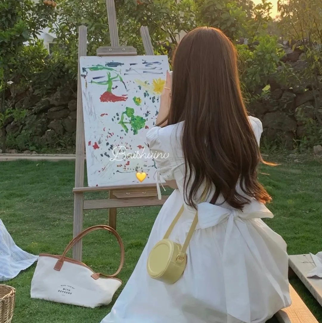 蒙娜丽莎与血月亮